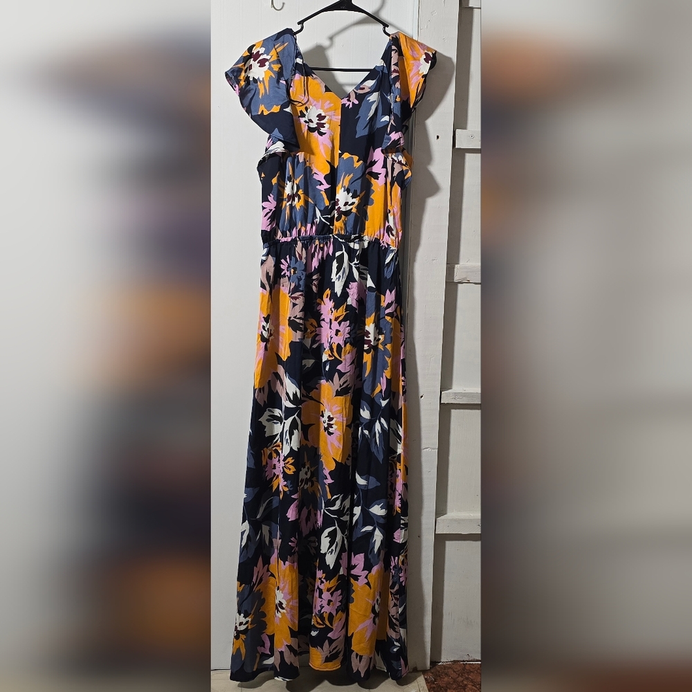 Floral Maxi Dress in Black and Pink